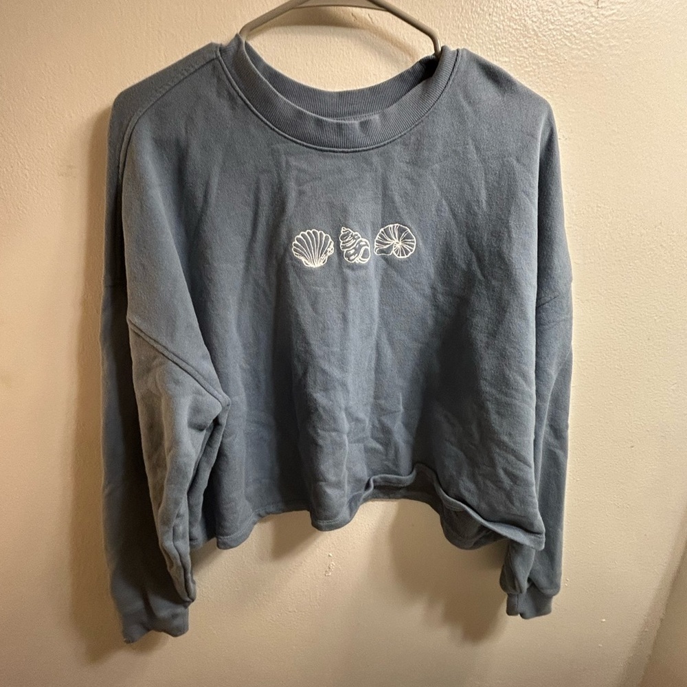 Blue Cropped Sweatshirt with White Shell Embroidery